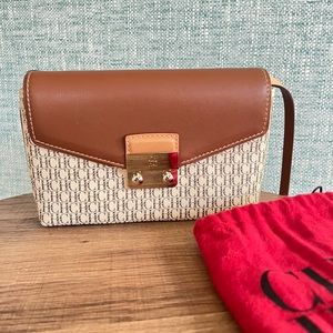 New without tags Carolina Herrera crossbody